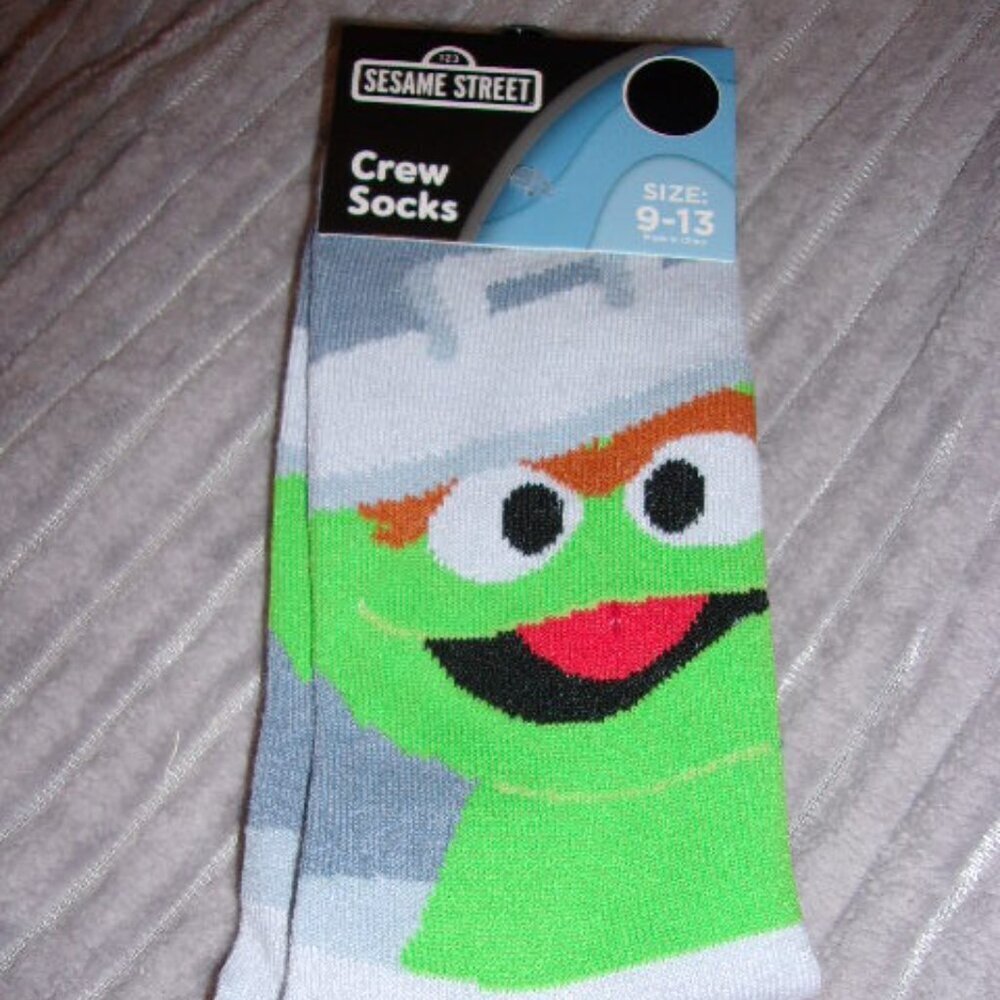 Sesame Street Oscar the grouch Socks 9-13 New